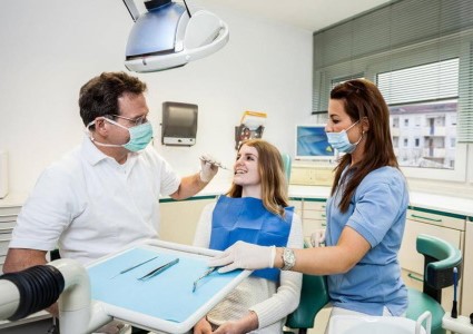 Zahnarztzentrum Ketsch Behandlung